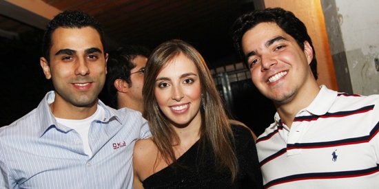 Gustavo Gouvea, Renata Quaglio e Victor Rassi em balada universitária no Varanda & Quintal